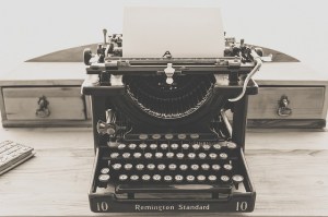 typewriter-1248088_640